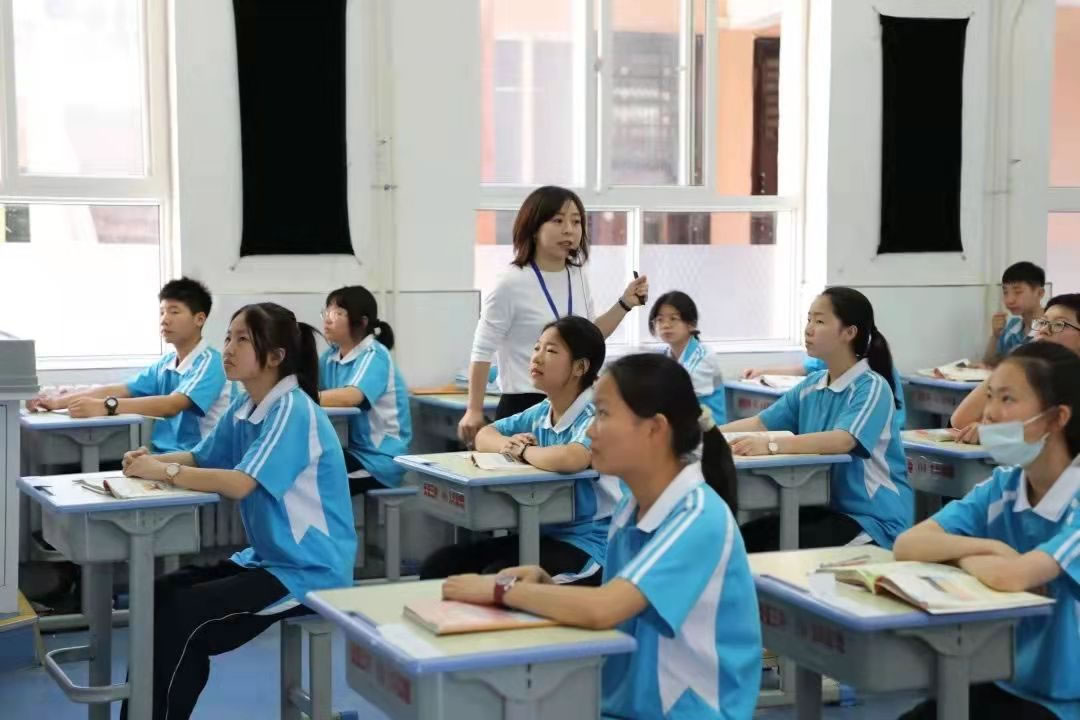����ƵĻ����������ʵ�ʽ�ѧ�����������ʹ�õĽ�ѧ��Դ